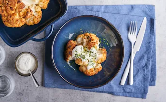 Hele geroosterde bloemkool uit de oven