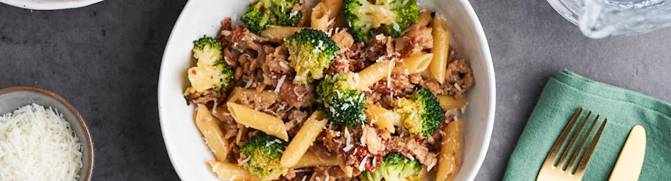 Broccolipasta met pittige worst
