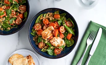 Maaltijdsalade met geroosterde wortel en halloumi