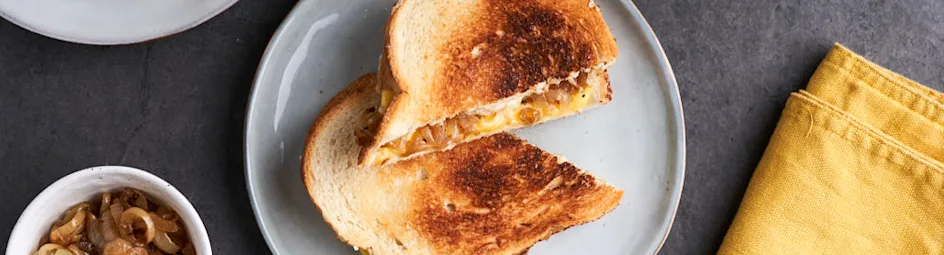 Uiensoeptosti’s met vegan kaas