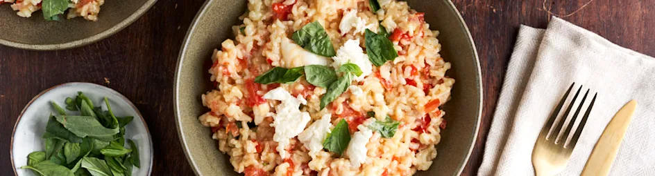 Caprese risotto met mozzarella, tomaat en basilicum