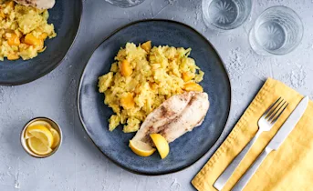 Frisse spitskoolstamppot met perzik, kerrie en pangasiusfilet