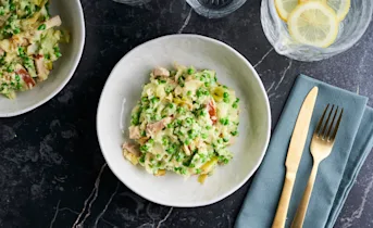 Doperwtenstamppot met gerookte kip