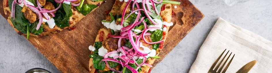 Loaded focaccia met currykip en spinazie