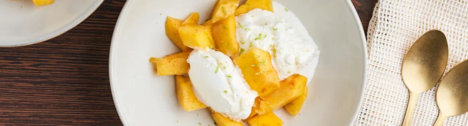 Pittige mango met limoen en kokosijs