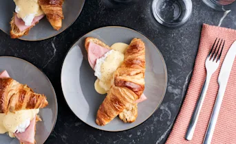 Eggs benedict croissants