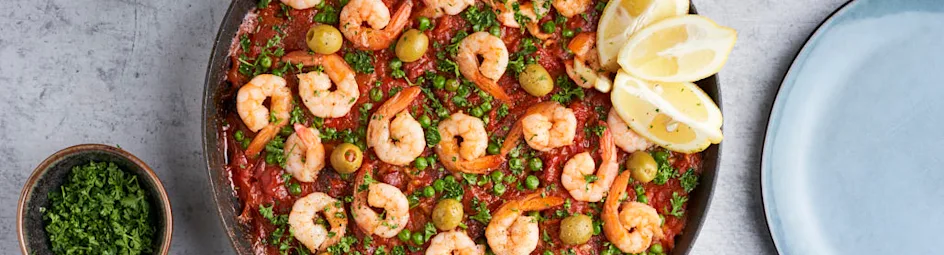 Zomerse paella met garnalen en chorizo