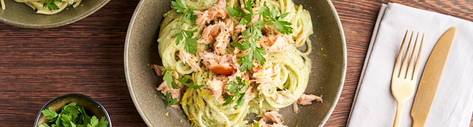 Romige broccolipasta met citroen en gerookte zalm