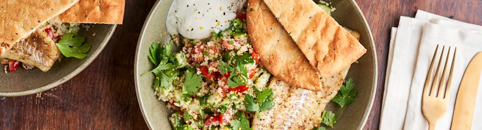 Midden-Oosterse flatbreads met kabeljauw en tabouleh