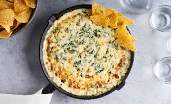 Garnalen spinazie dip met nachos