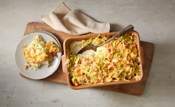 Prei en zalmschotel uit de oven