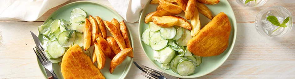 Vega cordon blue met aardappels en een komkommersalade