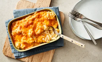 Mac and cheese met bloemkool en gerookte zalm