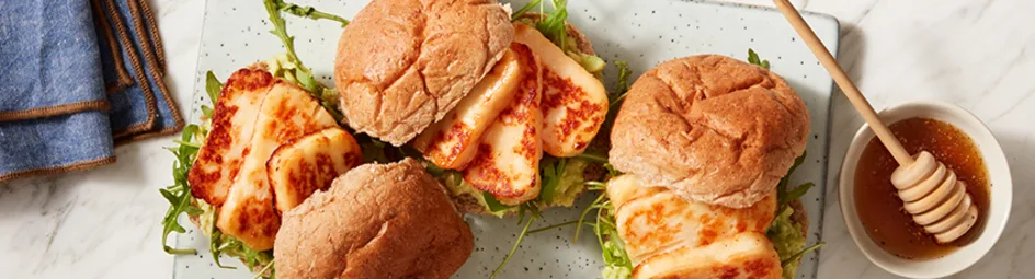 Broodje halloumi met hete honing