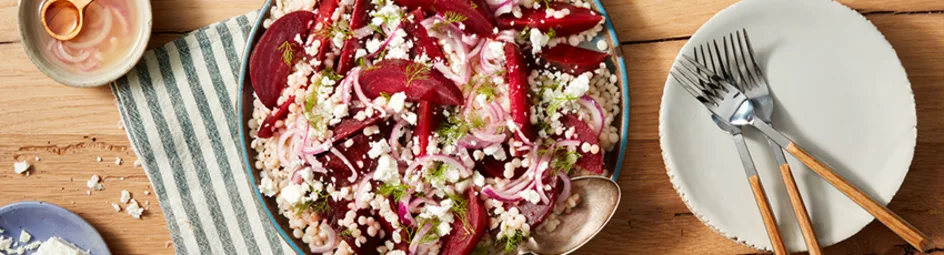 Parelcouscous salade met geroosterde bieten en feta