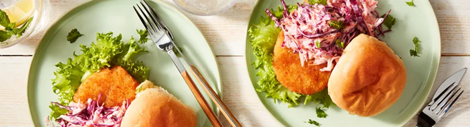 Kabeljauwburger met koolsla