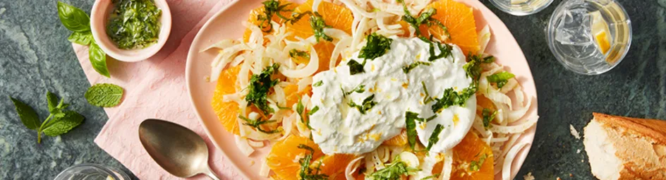 Sinaasappel venkelsalade met burrata