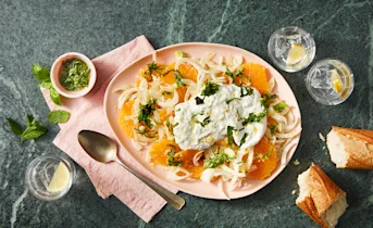 Sinaasappel venkelsalade met burrata