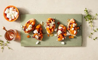 Crostini met pompoen en geitenkaas