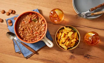Stoofvlees met kruidnoten en aardappeltjes
