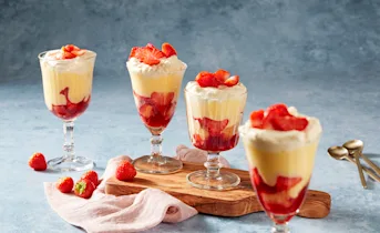 Aardbeien trifle glaasjes