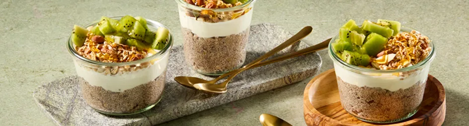 Overnight chia pudding met kiwi en granola