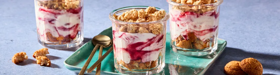 Yoghurt bosvruchtentrifle