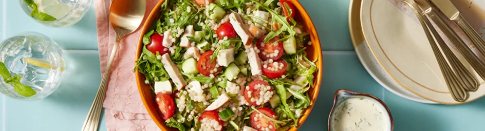 Parelcouscous salade met gerookte kipfilet