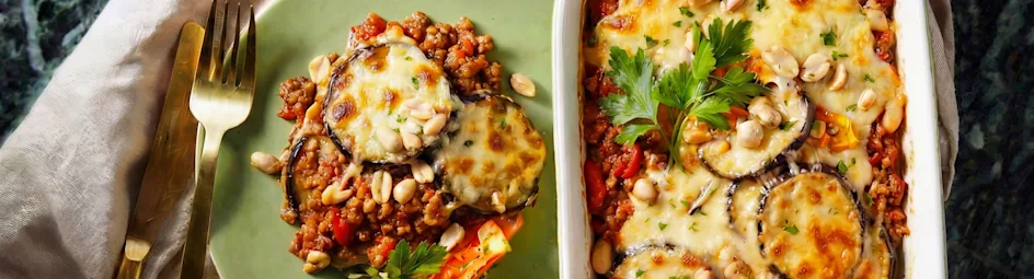 Vegan moussaka met linzen en cashewnotensaus