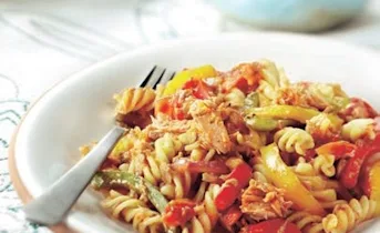 Pasta met tonijn en geroosterde groenten