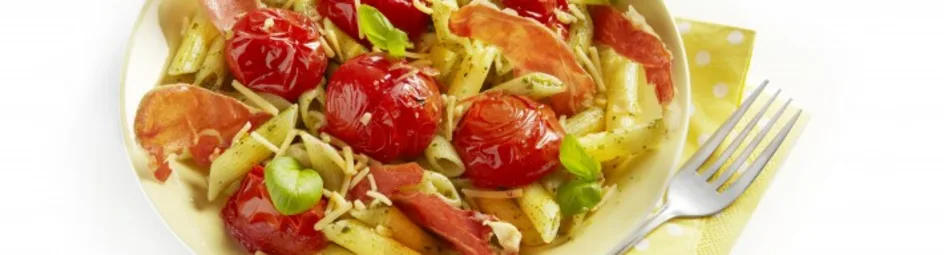 Pasta pesto met krokante ham