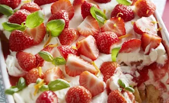 Tiramisu met sinaasappel en aardbei