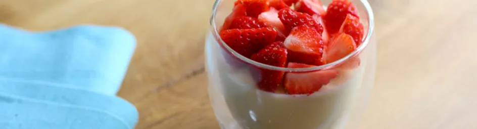 Easy panna cotta met aardbeien