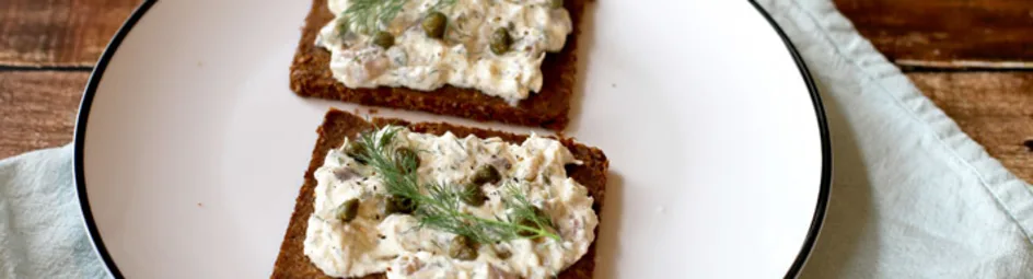 Smörrebröd met haringsalade