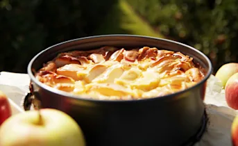 Creamy & crunchy apple pie