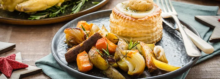 Gebraden kip met (zoete) aardappel en jus in pasteitjes