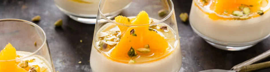 Melkpudding met gekonfijte mineola, pistache en vanille