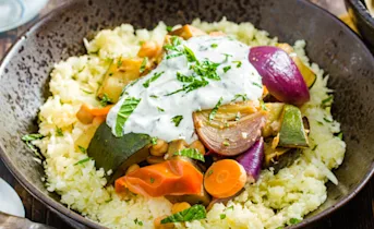 Marokkaanse vega stoof met bloemkoolcouscous