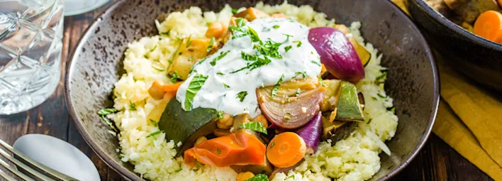 Marokkaanse vega stoof met bloemkoolcouscous