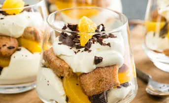 Messy tiramisu met mineola en chocolade