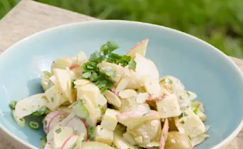 Zacht pittige aardappelsalade met graskaas