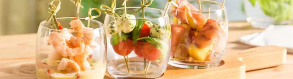 Gegrilde ananas met ham spiesjes