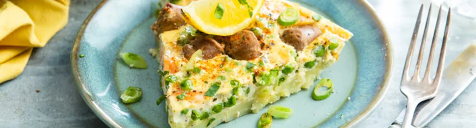 Spaanse frittata met chipolataworst, garnaal en doperwt