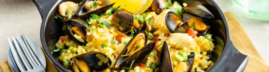 Easy paella met mosselen en witvis