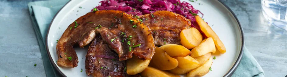 Rode kool met gebakken appeltjes en speklapjes