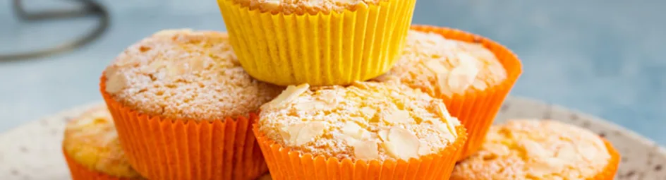 Sinaasappel-vanillecake cupcakejes met amandelen