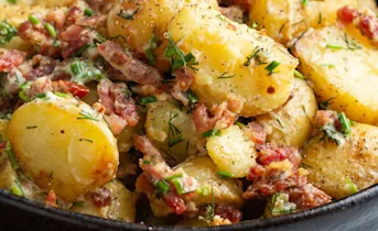 Kruidige lauwwarme aardappelsalade