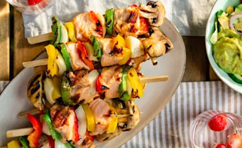 Gegrilde zalmspies met groenten