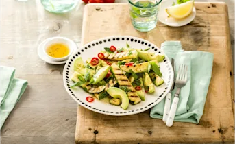 Gegrilde courgette met avocado en munt