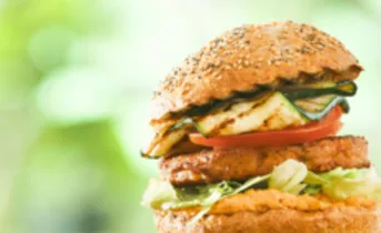 Groenteburger met hummus & vegan mayo